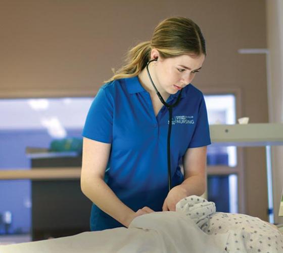 Ava nursing student working in simulation lab
